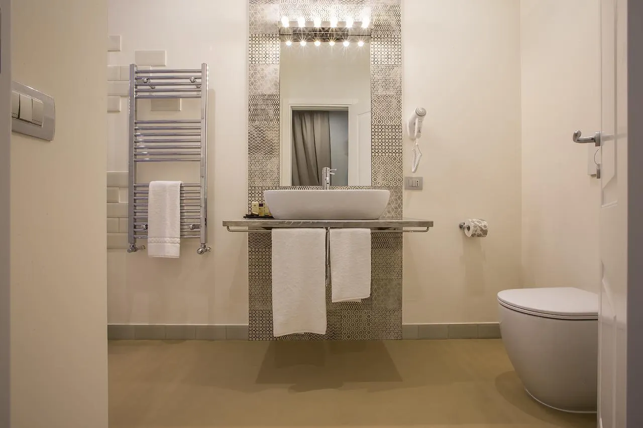 Trevi Contemporary Suite Roma 5*,
