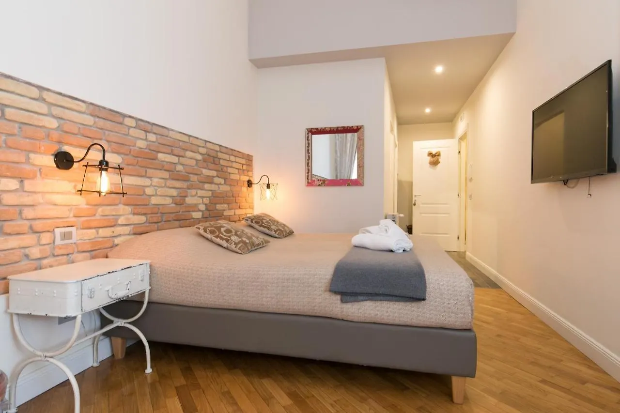 Trevi Contemporary Suite Roma Casa de hóspedes